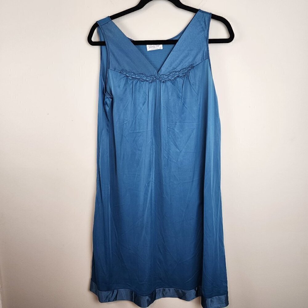 Vintage Vanity Fair size M night gown nightgown blue